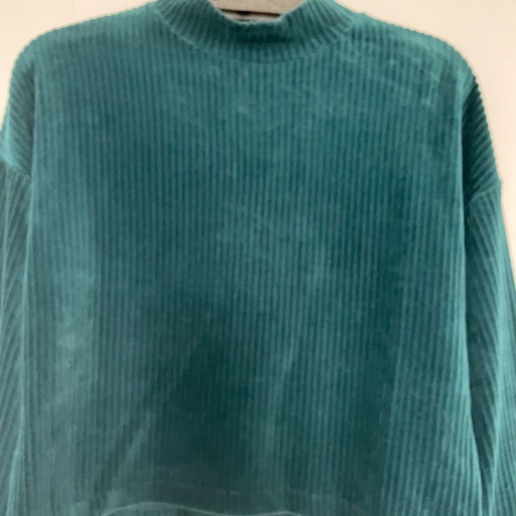 Velour cropped top. XS Turquoise. Simons - Picture 3 of 4